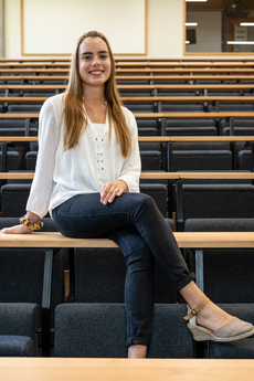 Bild von studentischer Mitarbeiterin Lena Krüß